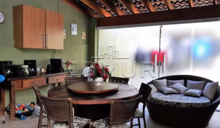 Casa com 3 quartos à venda no Utinga, Santo André  por R$ 820.000