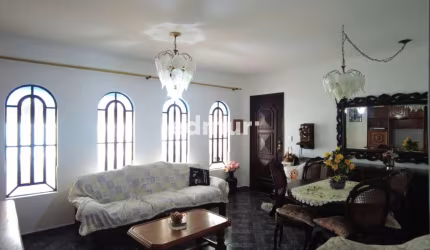Casa com 4 quartos à venda no Utinga, Santo André  por R$ 650.000