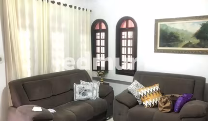 Casa com 4 quartos à venda na Vila Vitória, Santo André  por R$ 800.000