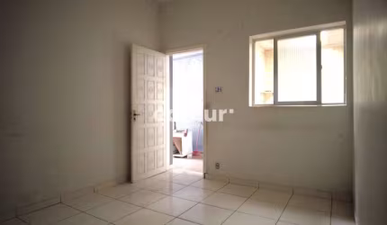 Casa com 2 quartos à venda na Vila Camilópolis, Santo André  por R$ 440.000