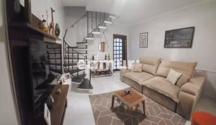 Casa com 2 quartos para alugar na Vila Bastos, Santo André  por R$ 5.200
