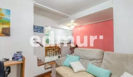 Casa com 3 quartos à venda no Utinga, Santo André  por R$ 610.000