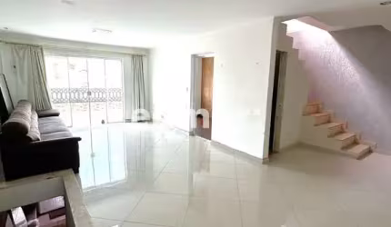 Casa com 3 quartos à venda na Vila Curuçá, Santo André  por R$ 650.000