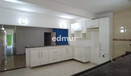 Casa com 3 quartos para alugar no Jardim do Estádio, Santo André  por R$ 2.200