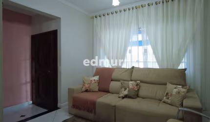 Casa com 4 quartos à venda no Jardim Stella, Santo André  por R$ 700.000