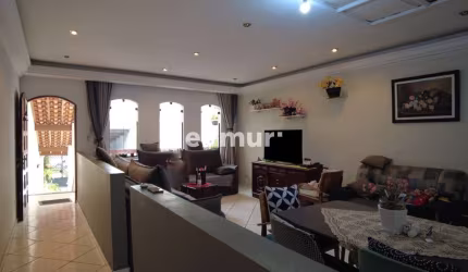 Casa com 4 quartos para alugar na Vila Pires, Santo André  por R$ 5.200