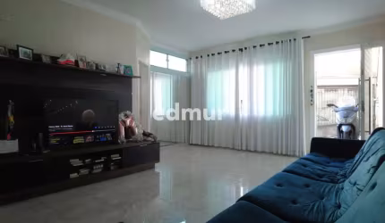 Casa com 3 quartos para alugar na Vila Alzira, Santo André  por R$ 6.000