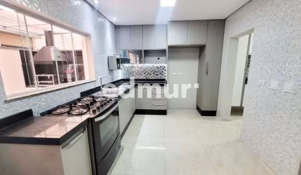 Casa com 3 quartos à venda na Vila Metalúrgica, Santo André  por R$ 905.000