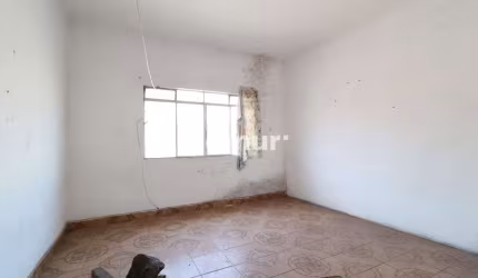 Sala comercial com 3 salas para alugar no Parque Santa Madalena, São Paulo  por R$ 2.100
