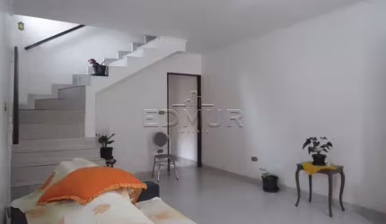 Casa com 3 quartos para alugar no Jardim Teles de Menezes, Santo André  por R$ 3.600