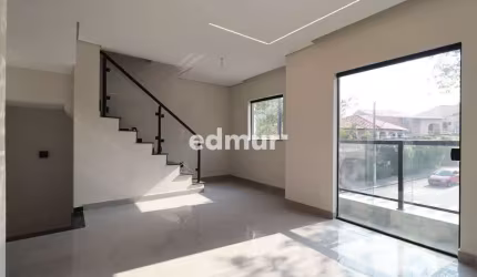 Casa com 3 quartos à venda no Parque Jaçatuba, Santo André  por R$ 800.000