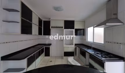 Casa com 3 quartos para alugar no Parque das Nações, Santo André  por R$ 3.700