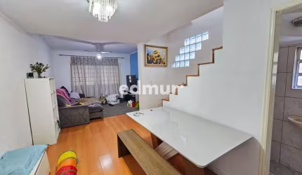 Casa com 3 quartos à venda na Vila Scarpelli, Santo André  por R$ 850.000