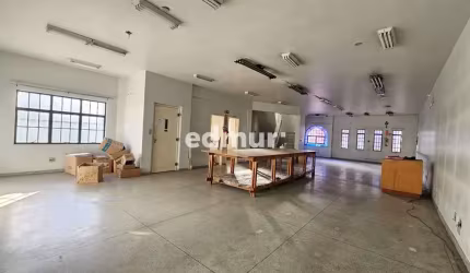 Prédio com 8 salas para alugar no Jardim do Mar, São Bernardo do Campo  por R$ 29.000