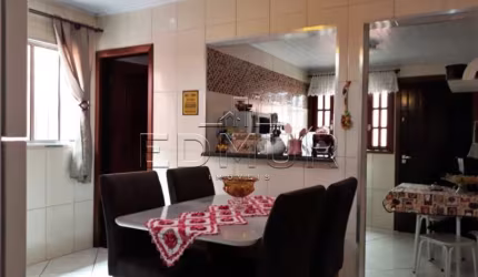 Casa com 2 quartos à venda no Jardim das Maravilhas, Santo André  por R$ 485.000
