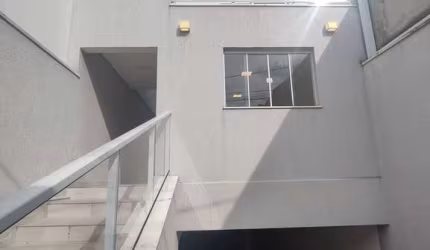 Casa com três dormitórios para locaçao em Barueri