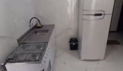 Apto todo reformado e mobiliado de um quarto, próximo a praia central em Balneár