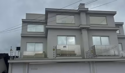 Casa nova a venda com piscina 4 suites proximo ao Angeloni em BC