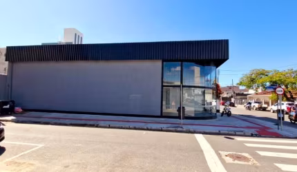 Excelente Sala Comercial para Locação – 280 m² | Pé Direito Alto | Localização E