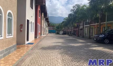 Casa em Ubatuba, 300 metros da Praia do do Sape, 2 dormitórios, Oportunidade!!!