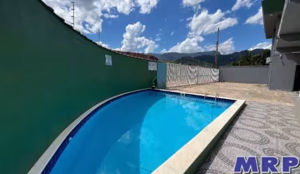 Apartamento a venda em Ubatuba com 2 dormitórios a 700 metros da Praia de Maranduba.