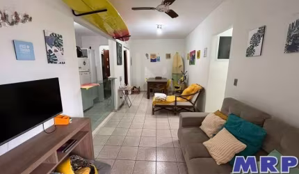 Apartamento em Ubatuba, 150 metros da praia do Sapê, condomínio fechado, com elevador .