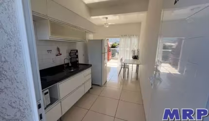Apartamento à venda em Ubatuba-SP, Praia do Sapê, com 3 quartos. Localizado à 50 metros da praia.