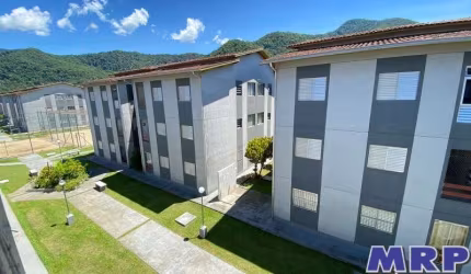 Apartamento a venda em Ubatuba com 2 dormitórios, a 450 metros da Praia do Sapê.