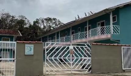 Apartamento na praia da Maranduba com 1 dormitório.