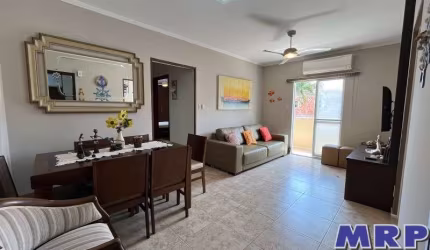 Praia da Maranduba, apartamento á venda. Condomínio com elevador e piscina.