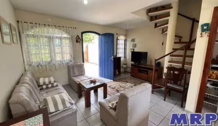 Apartamento em Ubatuba com 2 dormitórios, com escritura, a 650 metros da Praia do Lázaro !
