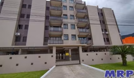 Apartamento em Ubatuba, 150 metros da praia do Sapê, condomínio fechado, com elevador .