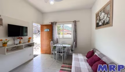 Apartamento à venda em Ubatuba. 1 dormitório. Com piscina. Aceita financiamento.