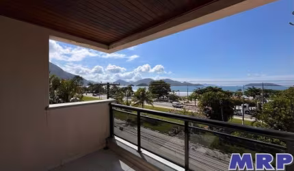 Apartamento frente mar à venda em Ubatuba. Praia da Maranduba. 2 dormitórios.