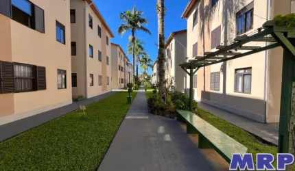 Apartamento a venda em Ubatuba, com 2 dormitórios, sendo 1 suíte , dentro de condomínio a 400 metros da Praia do Sapê.