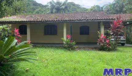 Chácara à venda em Ubatuba. Casa com 3 dormitórios. Sertão da quina. 2.300m²