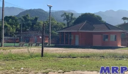 Prédio Comercial à venda em Ubatuba, Praia da Maranduba, excelente localização.