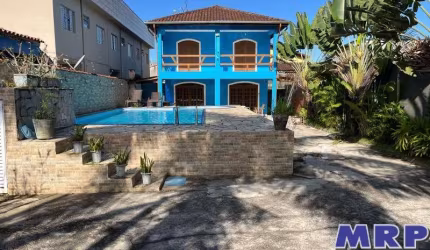 Casa com piscina à venda em Ubatuba. Praia do Sapê. 3 dormitórios.