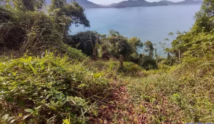 Terreno com vista mar, Praia Vermelha do Sul em Ubatuba. Condomínio fechado.