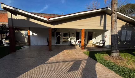 Casa à venda localizada no centro da cidade de Morro Reuter