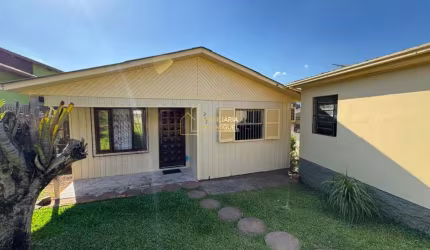 Casa mista à venda no bairro Vila Rosa em Dois Irmãos