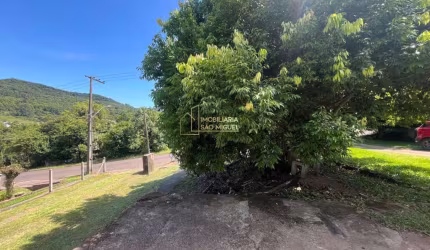 Terreno com Dois Chalés À Venda no Bairro Floresta em Dois Irmãos