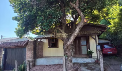 Vende-se Terreno com Duas Casas Construídas no Bairro Moinho Velho em Dois Irmãos/RS