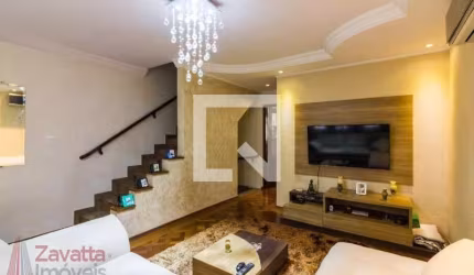 Casa à venda com 229m² Vila Paiva, 3 quartos com 2 suítes e 5 vagas