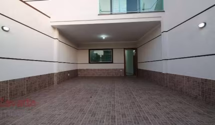 Casa à venda em Vila Maria com 101m², 3 quartos, suíte e 2 vagas de garagem
