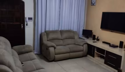 Casa à venda em Jardim Brasil com 2 quartos, 1 vaga, 108m²