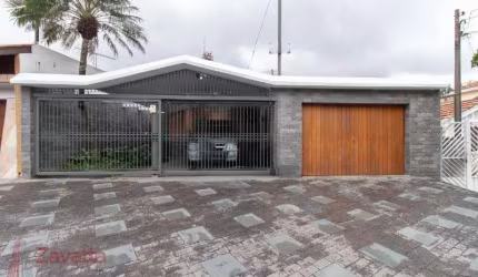 Casa térrea à venda na Vila Maria Alta, com 4 quartos, 1 suíte, 4 vagas de garagem, 300m²