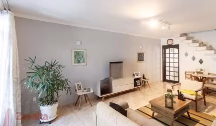 Imperdível Casa à Venda em São Paulo-SP, na Vila Maria! 3 Quartos, 1 Suíte, 3 Salas, 2 Banheiros, 2 Vagas, 230m².
