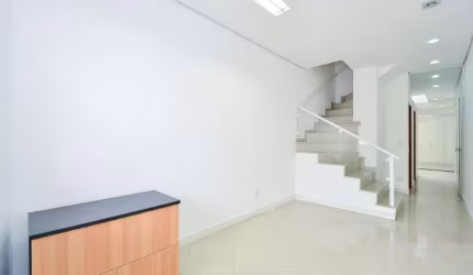 Casa com 2 quartos à venda na Rua Caiubi, 647, Perdizes, São Paulo por R$ 700.000
