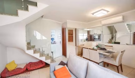 Casa de Condomínio à Venda no Tatuapé, São Paulo-SP: 3 Quartos, 1 Suíte, 2 Salas, 3 Banheiros, 2 Vagas, 129m².